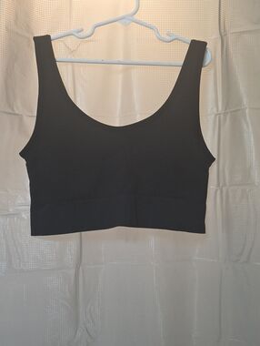 NUX Black Scoop-Neck Cropped Tank